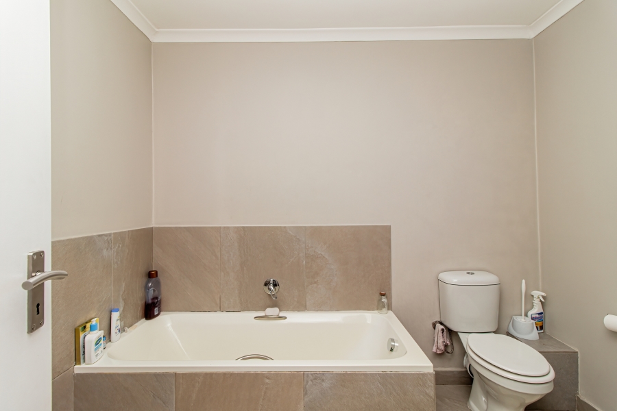 3 Bedroom Property for Sale in Parklands East Western Cape